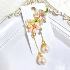 ハンドメイドイヤリング【No.060】痛くない 花 アシンメトリー パール 綺麗