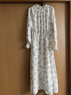 ワンピース　ホワイト　ロングワンピース