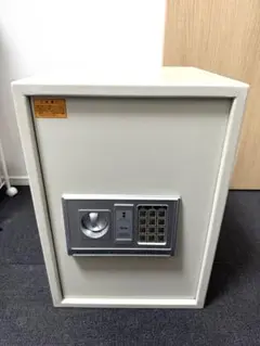 金庫　鍵つき　大きめ
