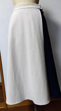 ◆テチチ　ベージュ×紺のバイカラー スカート◆巻きスカート風