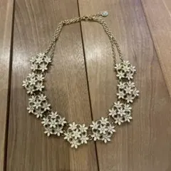B&y フラワーモチーフ　ネックレス