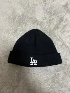 黒 ニット帽 LA ロゴ入り