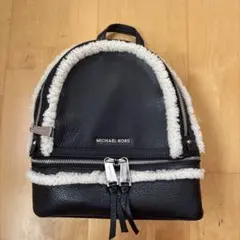 限定値下げ 使用5回未満MICHAELKORS シルバー リュック - メルカリ