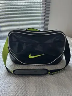 Nike エナメルバッグ　ナイキ