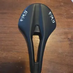 と*ん様 fi'zi:k Tempo argo r1 サドル 160mm ブラッ と*ん様 fi'zi:k Tempo argo r1 サドル 160mm ブラッ - メルカリ