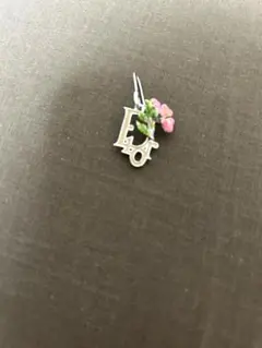 新品未使用】Dior クリスチャンディオール CD ピアス 片耳 - メルカリ