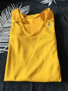 PUMAイエロー　Mサイズ