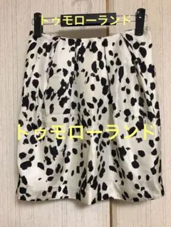 新品タグ付きトゥモローランドひざ丈 スカートM