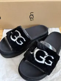 UGG 厚底サンダルのサムネイル
