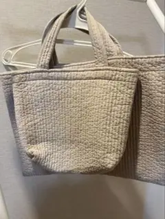 極美品 pionunnalピオヌンナル リスタートヌビバッグアップルグリーン 