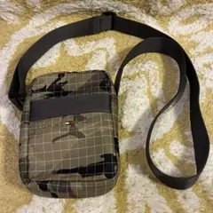 【美品】トミーヒルフィガー ショルダーバッグ 迷彩 カモフラ 格子柄 グリッドのサムネイル