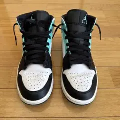 Nike Air Jordan 1 Mid “Tropical twist”