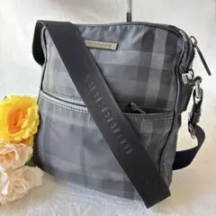 Burberry バーバリー　ショルダーバッグ　チェック柄　黒