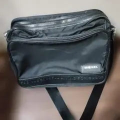 DIESEL ブラックショルダーバッグ