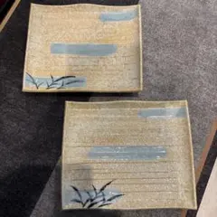 竹模様のベージュ陶器皿2枚セット