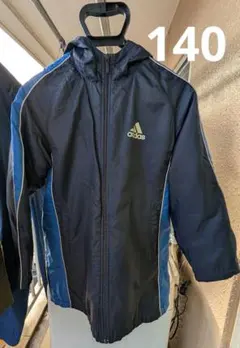 140 adidas ベンチコート風ボアジャンパー 黒/青