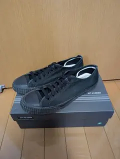 最終値下 PF FLYERS ブラック ローカットスニーカーのサムネイル