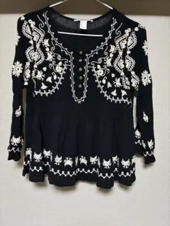 Forever21 刺繍入り七分袖ブラウス ブラックのサムネイル