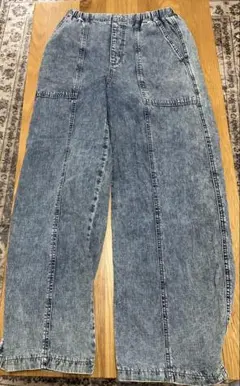 デニムブルー ワイドレッグパンツ guです。