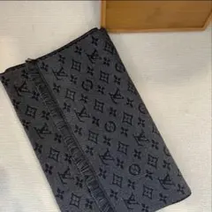 louis vuitton ストール濃い灰色です 男女兼用
