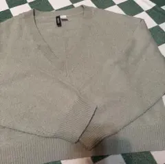 H&Mミントグリーン Vネック ニットセーター
