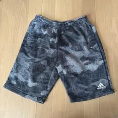 アディダス　adidas ハーフパンツ　迷彩柄
