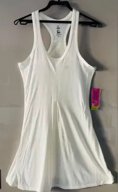 【11/29.30限定】★Zumba ★タンクトップ ホワイト ゴールド