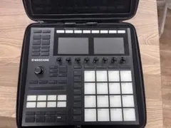 MASCHINE MK3（ケース付き　本体のみ・ライセンスなし）のサムネイル