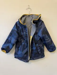 GAP 迷彩柄　フード付き　ジャケット　レインコート　シャカシャカ　4歳前後