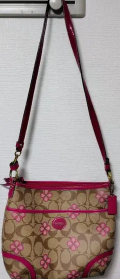 ♡Coach♡ フラワーパターン ショルダーバッグ✨美品✨