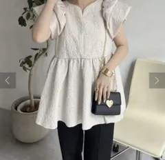 prose verseハートネックバルーンスリーブペプラムブラウス