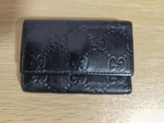 GUCCI グッチ　6連キーケース　エンボス加工