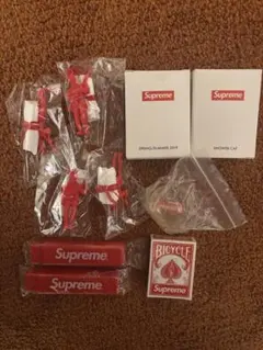 2026年最新】SUPREME ノベルティグッズの人気アイテム - メルカリ