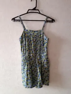 GU フラワープリントサロペットショートパンツ　140cm