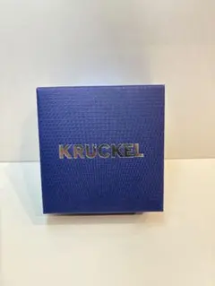 KRUCKEL フラワーモチーフ アシンメトリー ピアス
