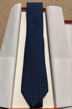 HERMES エルメス　ネイビー ドット柄 ネクタイのサムネイル