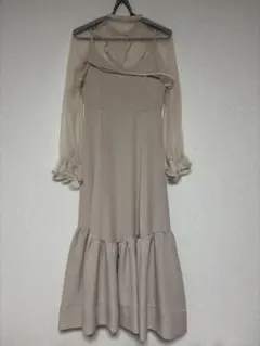 さ*ん様 ベージュ フリル付きマキシドレス