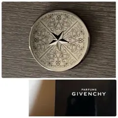 《未使用品》　GIVENCHY コンパクトミラー　ノベルティ　星型　鏡面加工のサムネイル