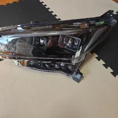 マ*ー様 日産リーフZE1後期インナーブラック ヘッドライト 美品(左側)バラス 2026年最新】日産 リーフze1型 パーツの人気アイテム - メルカリ