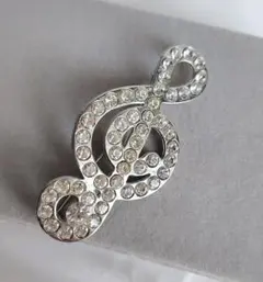 ヴィンテージ　ト音記号　音符デザインのラインストーンシルバーブローチ