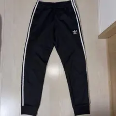 adidas トレフォイル ジョガーパンツ 黒