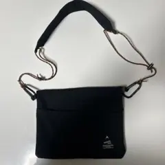 BELL WOODMADE ブラックショルダーバッグ