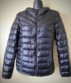 美品　ユニクロ　プレミアム　ULTRA LIGHT ダウンジャケット　軽量　黒