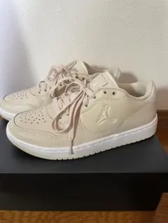 Nike Air Jordan ベージュ スニーカー