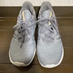 New balance グレー ランニングシューズ メッシュ　27.5cm
