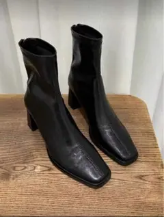 レザー スクエアトゥ ブーティ ブラック