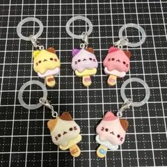 猫ドーナツキーホルダーソフトクリームチャム付き レジンキーホルダー