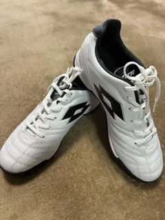 【新品】LOTTO サッカーシューズ ホワイト　23センチ