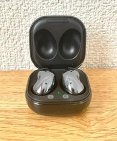 【動作品】Galaxy Buds live SM-R180 samsungのサムネイル