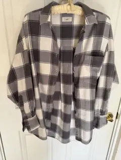 Iena チェック柄長袖シャツ グレーとホワイト